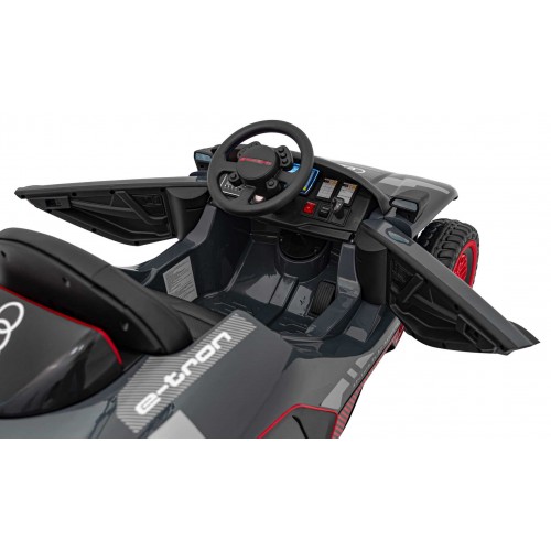 Vozidlo Audi RSQ E-TRON Sivé