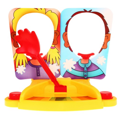 Hra Koláčom do tváre pre dvoch