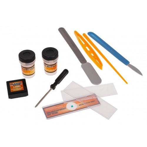 Biely mikroskop + skúmavky a príslušenstvo