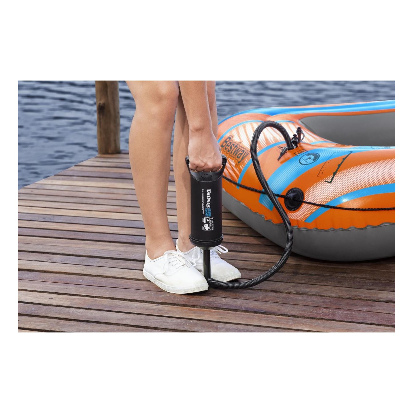 Ručná piestová pumpa BESTWAY 0,85l/cyklus + 3 koncovky + flexibilná hadica