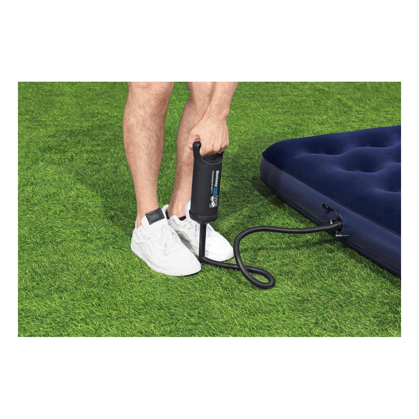 Ručná piestová pumpa BESTWAY 0,85l/cyklus + 3 koncovky + flexibilná hadica