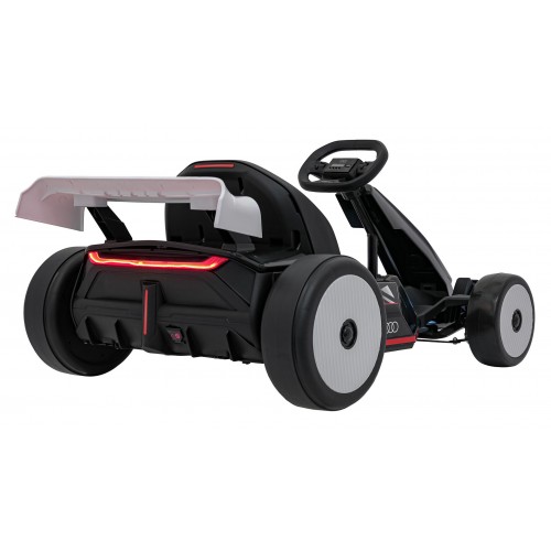 Kart Audi s driftovacou funkciou Biela