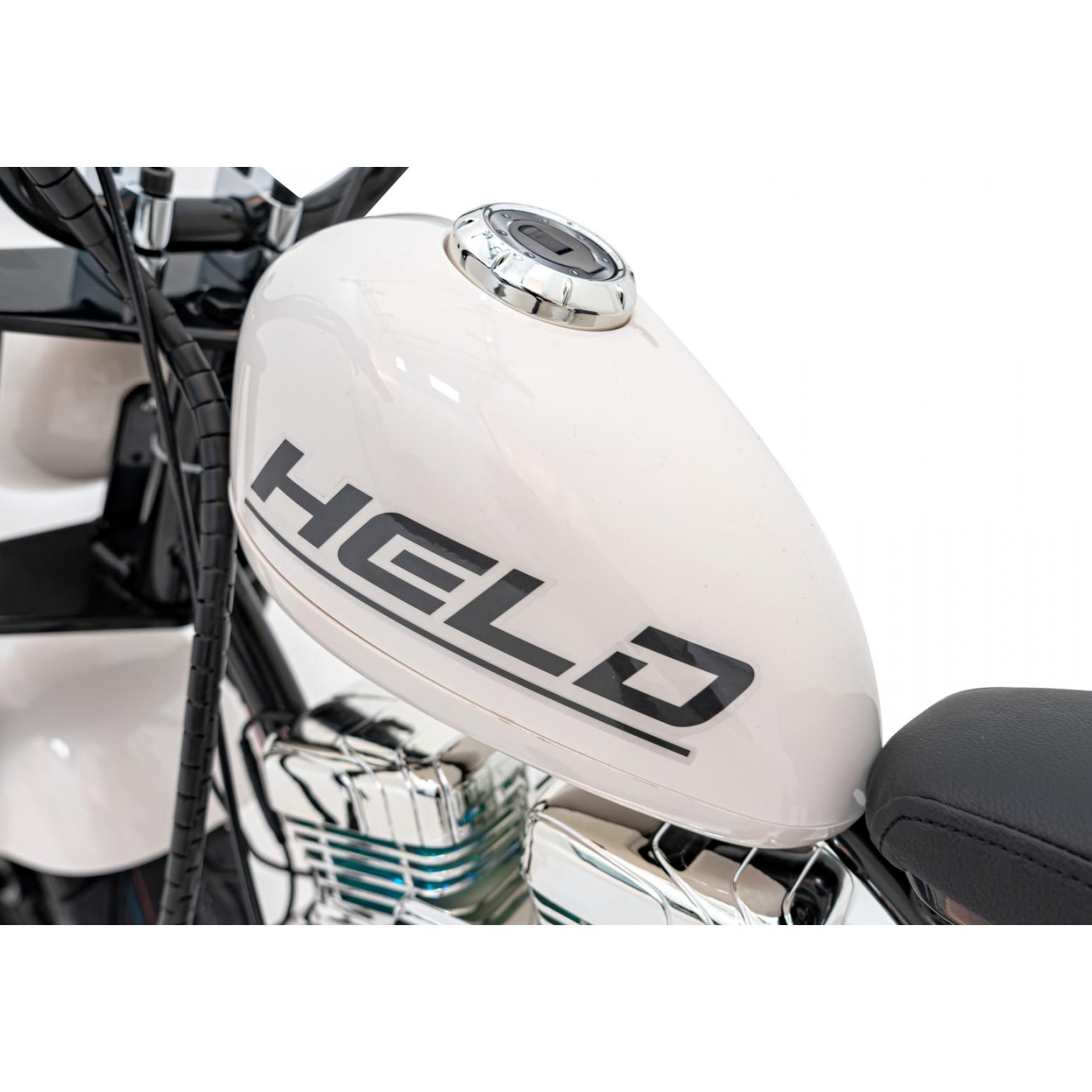 Chopper Warrior Motocykel Vehicle White