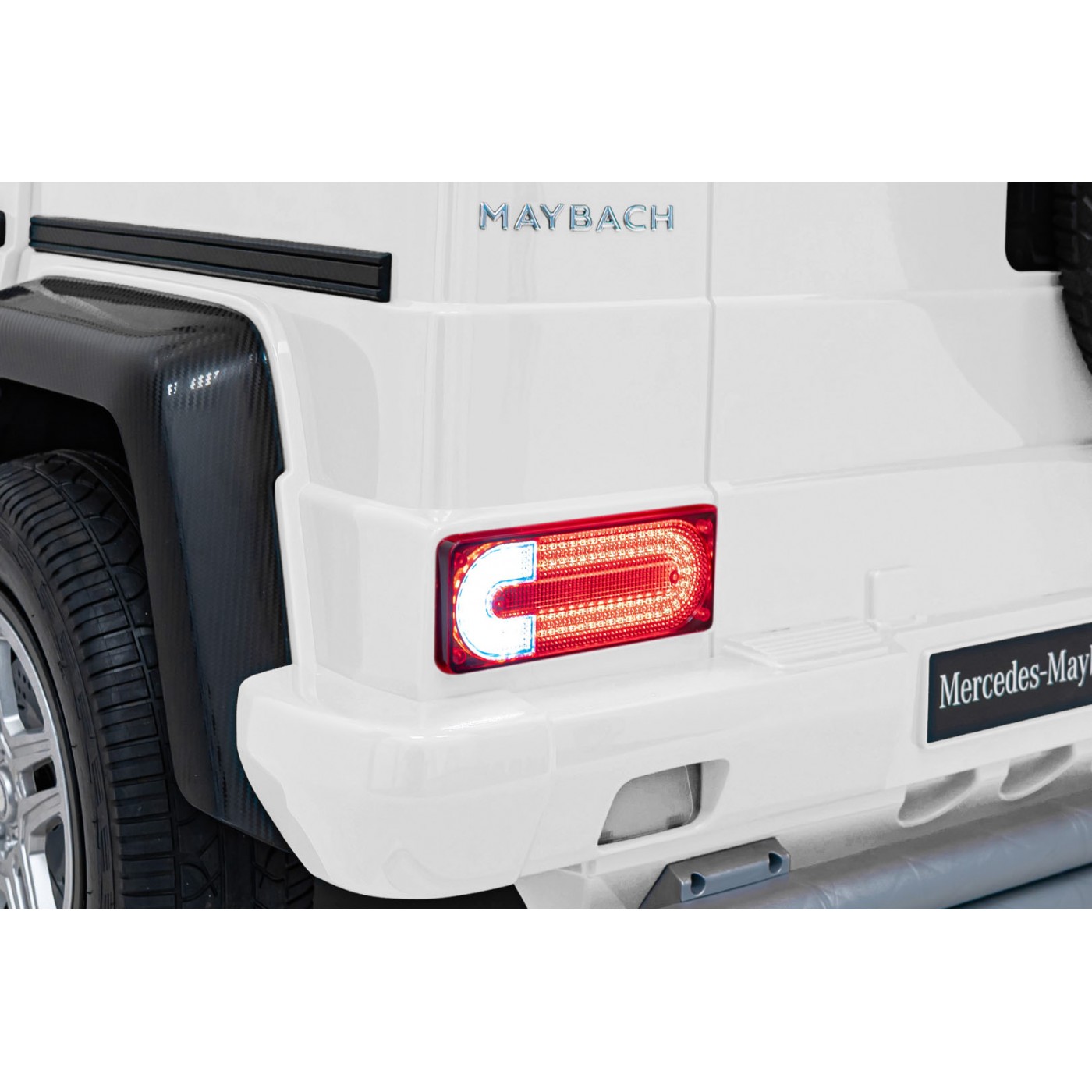 Vozidlo Mercedes Benz MAYBACH G650 Biele