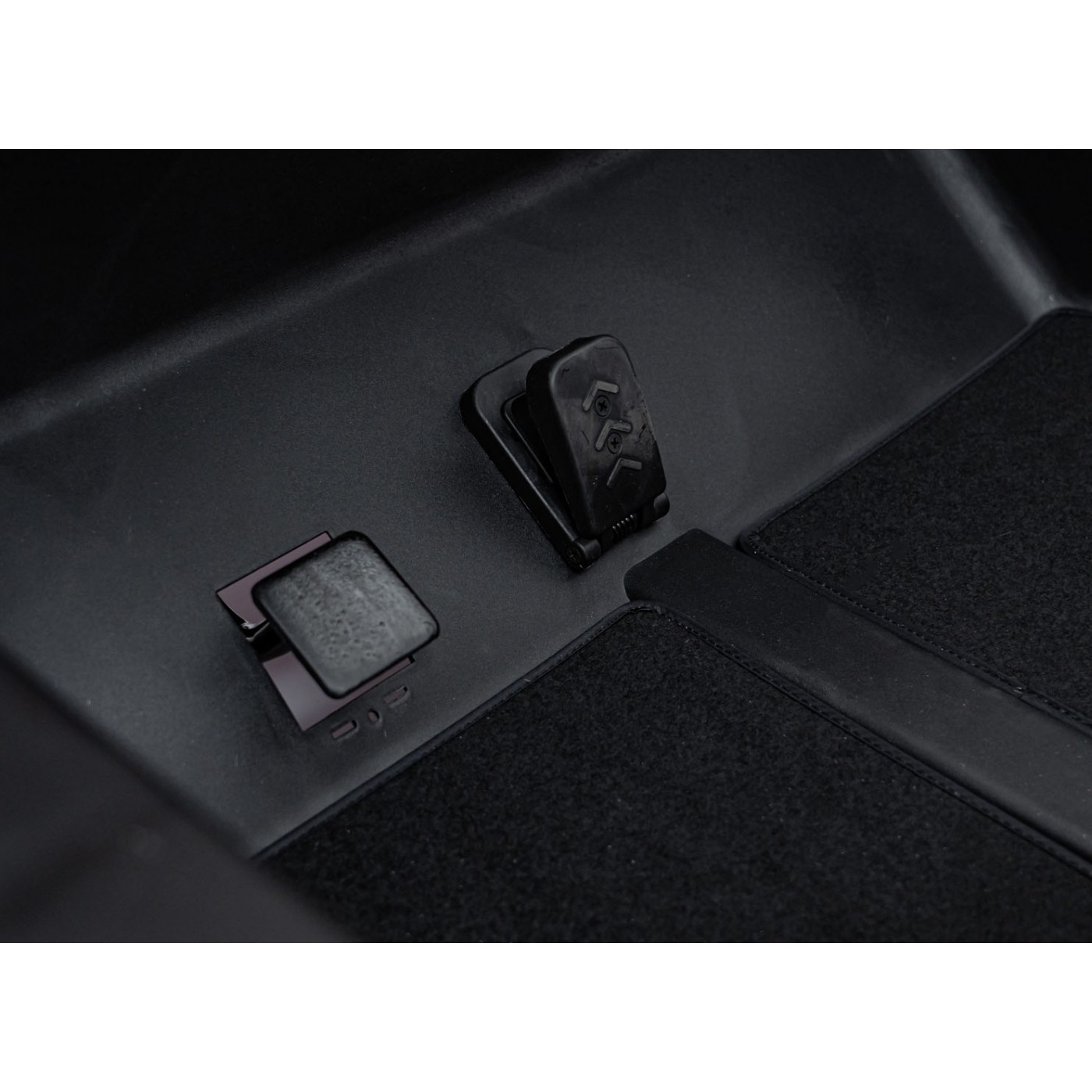 Vozidlo Mercedes Benz MAYBACH G650 STRONG Biele