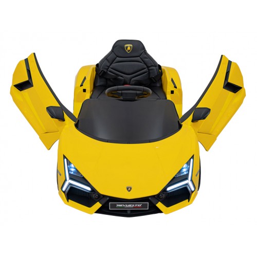 Žlté vozidlo Lamborghini Revuelto