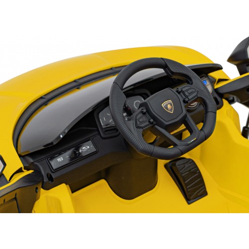 Žlté vozidlo Lamborghini Revuelto