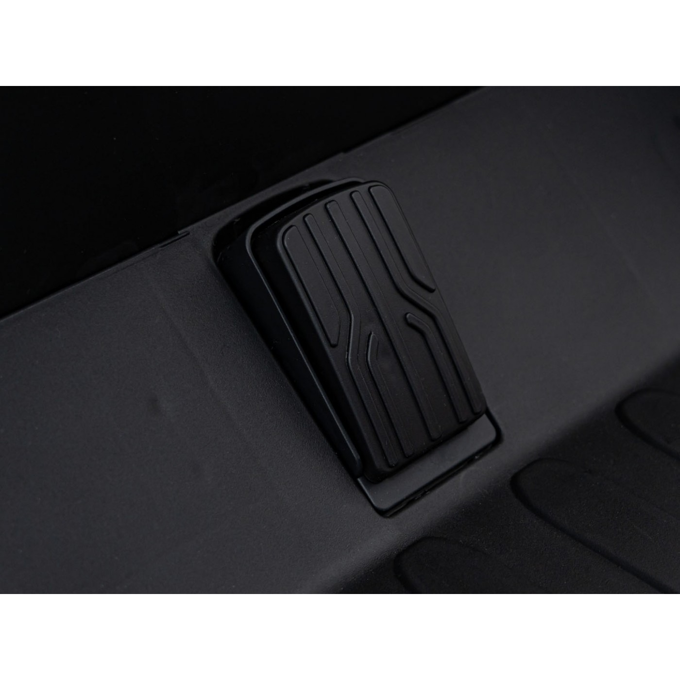 Champion Pick-Up Vehicle White