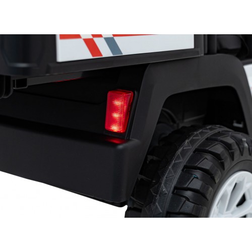 Champion Pick-Up Vehicle White