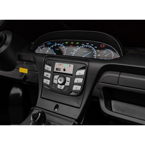 Modré lakované perfektné vozidlo