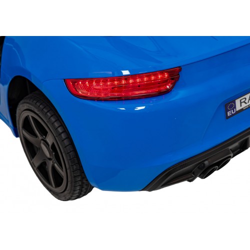 Modré lakované perfektné vozidlo