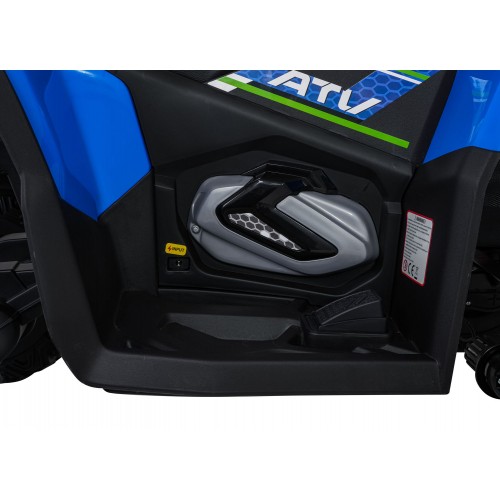 Modré štvorkolkové vozidlo