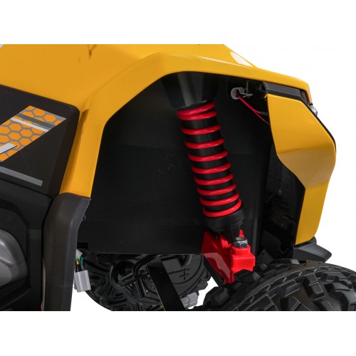 Štvorkolkové vozidlo s rýchlym kolesom žlté