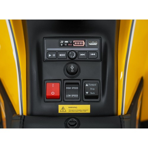 Štvorkolkové vozidlo s rýchlym kolesom žlté