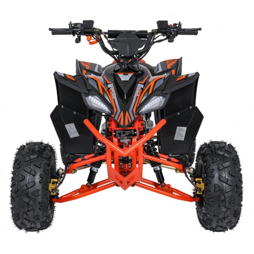 Vozidlo so spaľovacou štvorkolkou v oranžovej farbe