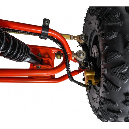 Vozidlo so spaľovacou štvorkolkou v oranžovej farbe