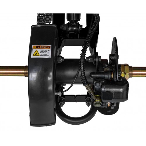 Vozidlo so spaľovacou štvorkolkou v čiernej farbe