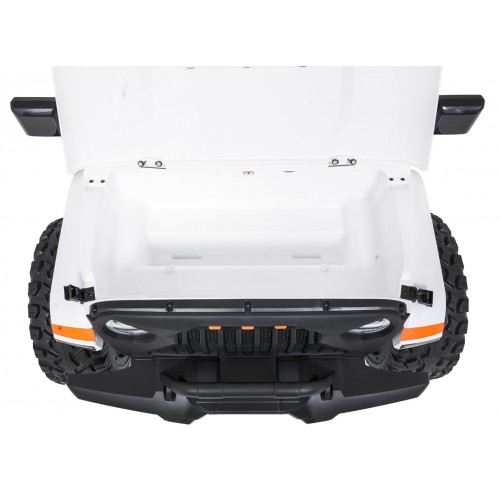 Extrémne športové vozidlo 4x4 s variabilnou veľkosťou, biele