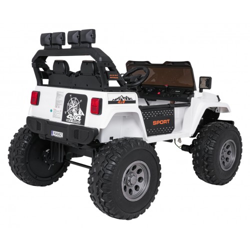 Extrémne športové vozidlo 4x4 s variabilnou veľkosťou, biele