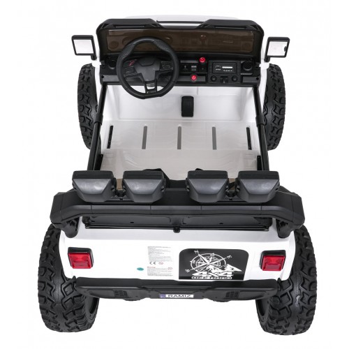 Extrémne športové vozidlo 4x4 s variabilnou veľkosťou, biele