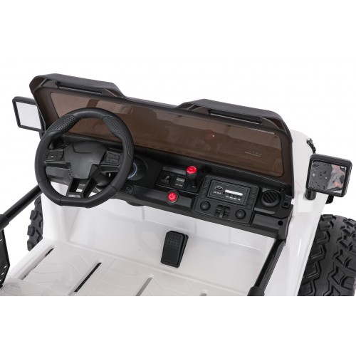 Extrémne športové vozidlo 4x4 s variabilnou veľkosťou, biele