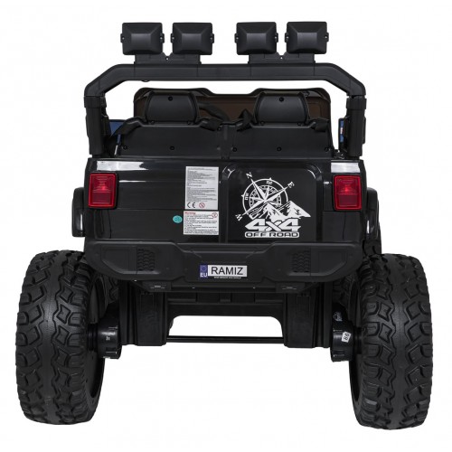 Extrémne športové vozidlo 4x4, variabilná veľkosť, čierna