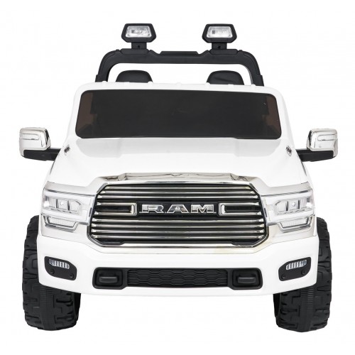 RAM vozidla 3500 biela