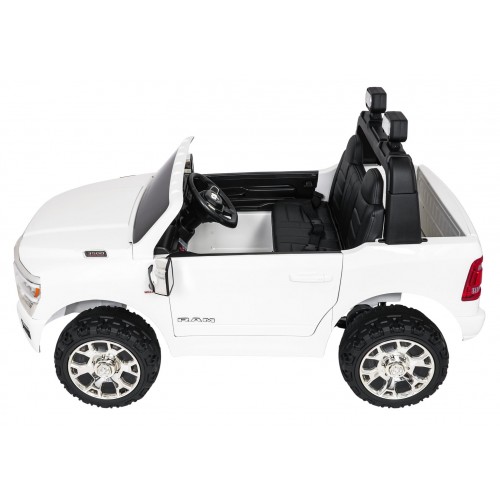 RAM vozidla 3500 biela