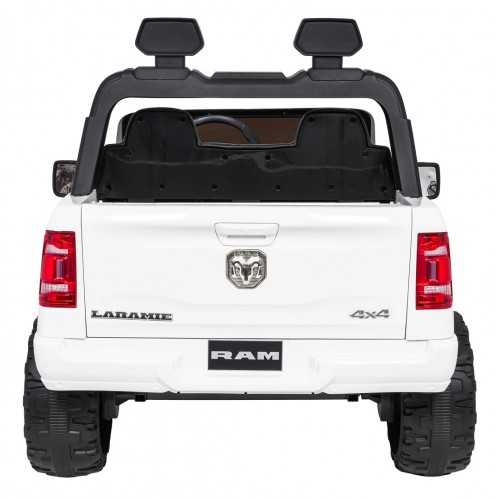 RAM vozidla 3500 biela