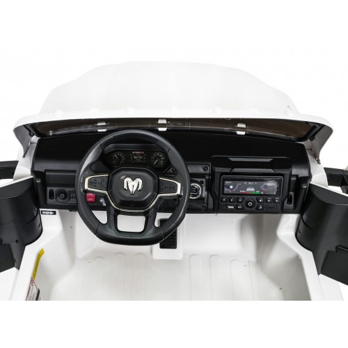 RAM vozidla 3500 biela