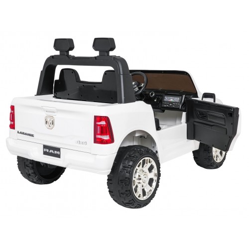 RAM vozidla 3500 biela