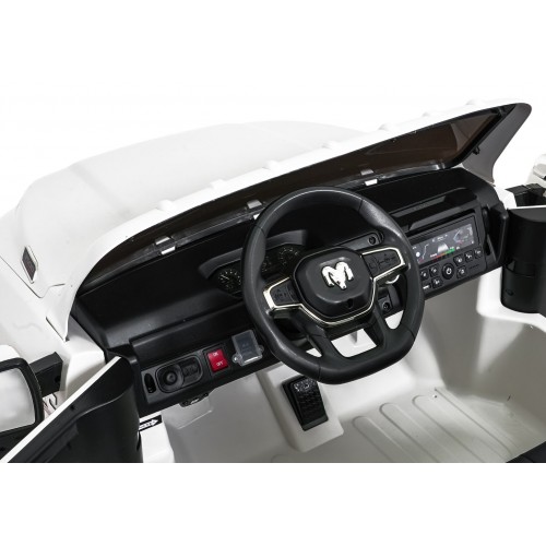 RAM vozidla 3500 biela