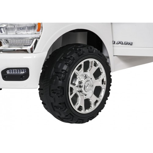 RAM vozidla 3500 biela