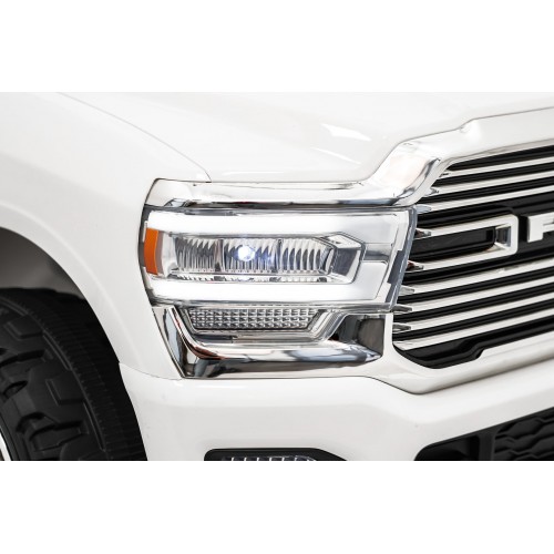 RAM vozidla 3500 biela