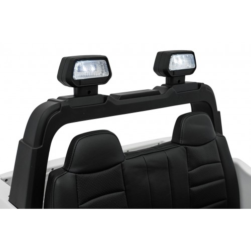 RAM vozidla 3500 biela