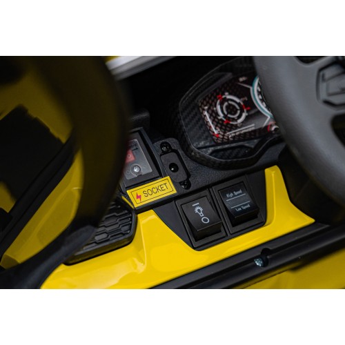 Lamborghini Revuelto XL STRONG Žlté vozidlo