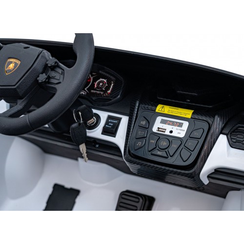 Vozidlo Lamborghini Revuelto XL White