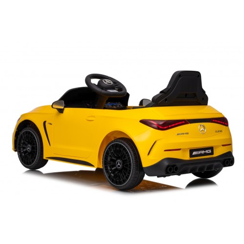 Mercedes Benz AMG CLE 53 Žlté vozidlo