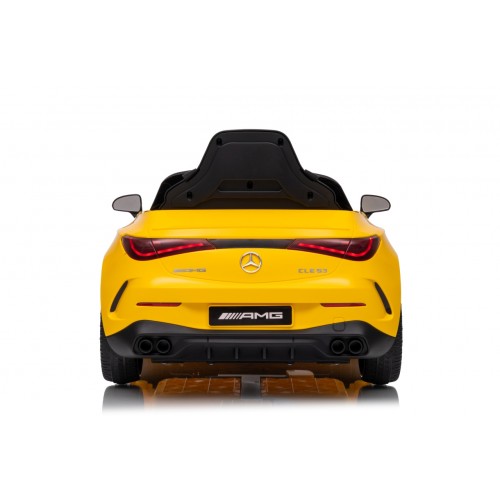 Mercedes Benz AMG CLE 53 Žlté vozidlo