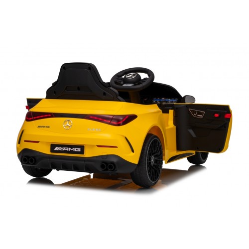 Mercedes Benz AMG CLE 53 Žlté vozidlo