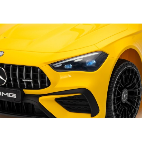 Mercedes Benz AMG CLE 53 Žlté vozidlo