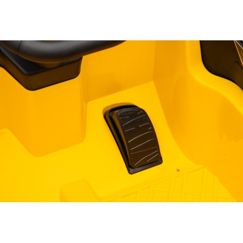 Mercedes Benz AMG CLE 53 Žlté vozidlo