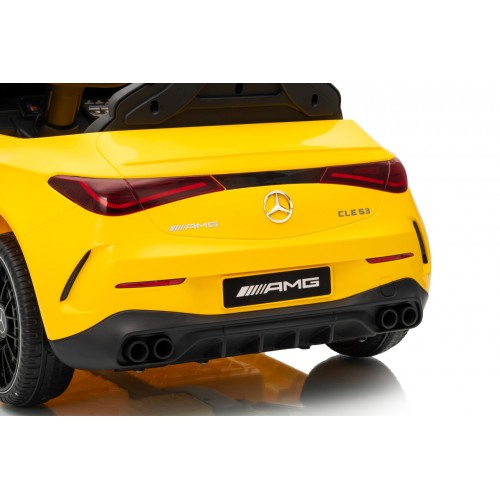 Mercedes Benz AMG CLE 53 Žlté vozidlo