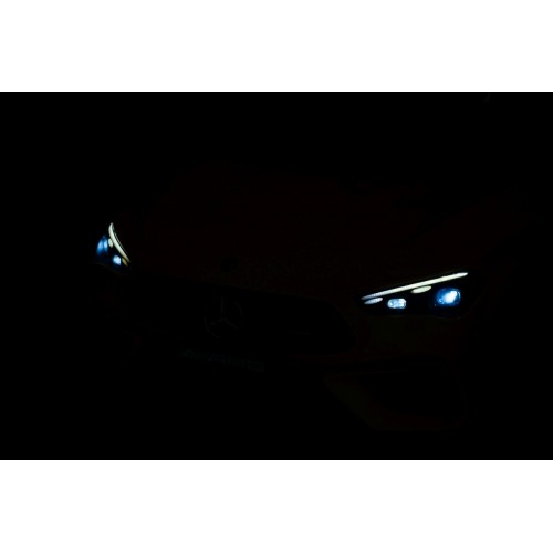 Mercedes Benz AMG CLE 53 Žlté vozidlo