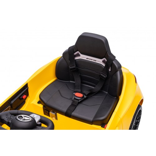 Mercedes Benz AMG CLE 53 Žlté vozidlo