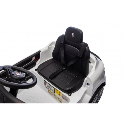 Vozidlo Porsche Cayenne White