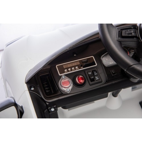 Vozidlo Porsche Cayenne White