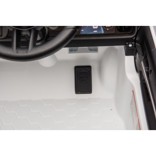 Vozidlo Porsche Cayenne White