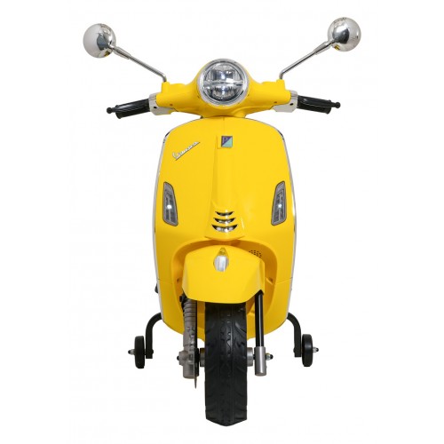 Automobilový skúter Vespa ROMA žltý