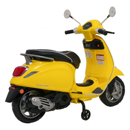 Automobilový skúter Vespa ROMA žltý